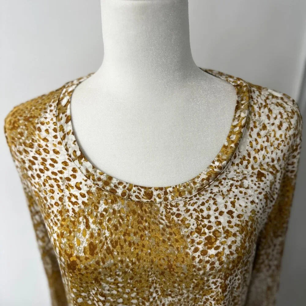 ✨ **LOGO by Lori Goldstein Animal Print Tunic Top** ✨ - Picture 3 of 9